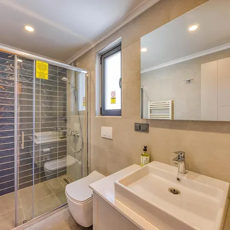 Cukurbag Koeyue Doga Manzarali Oriente Villa